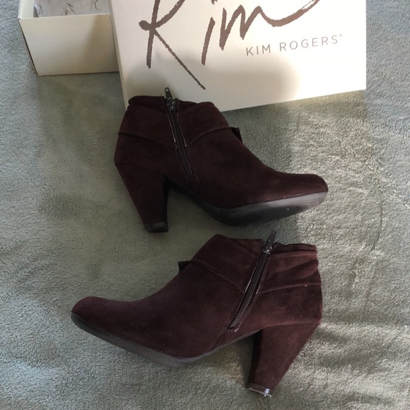 Booties, chocolate brown faux suede. Adorable!! - Picture 5 of 6